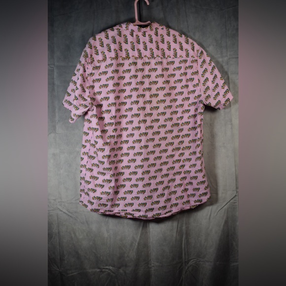 Massive Men’s Love All Over Print Button Down Size Large - Picture 2 of 3